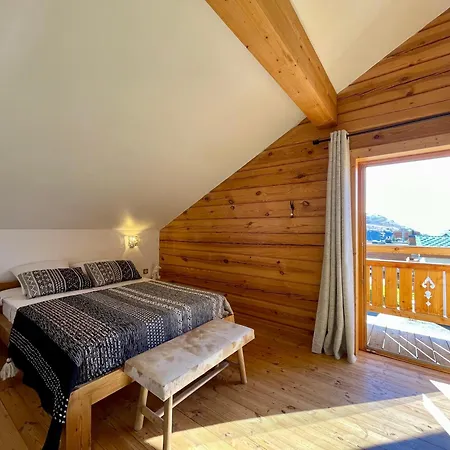 Homency - Sagarmatha Duplex Apartment *